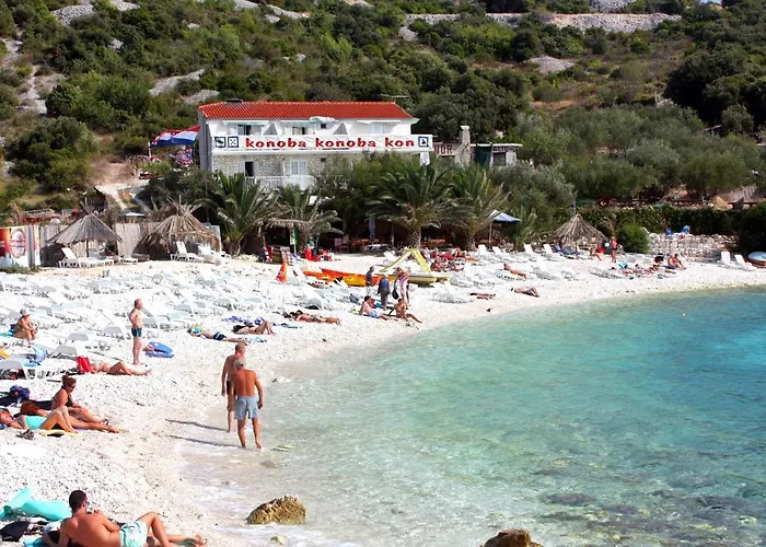 Pensión Double Hvar 15378a 3*