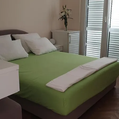 Guest house Double Hvar 15378a 3*